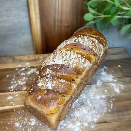 Mango & tranbärsbröd