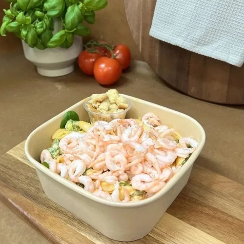 Pastasallad med räkor & hetsås